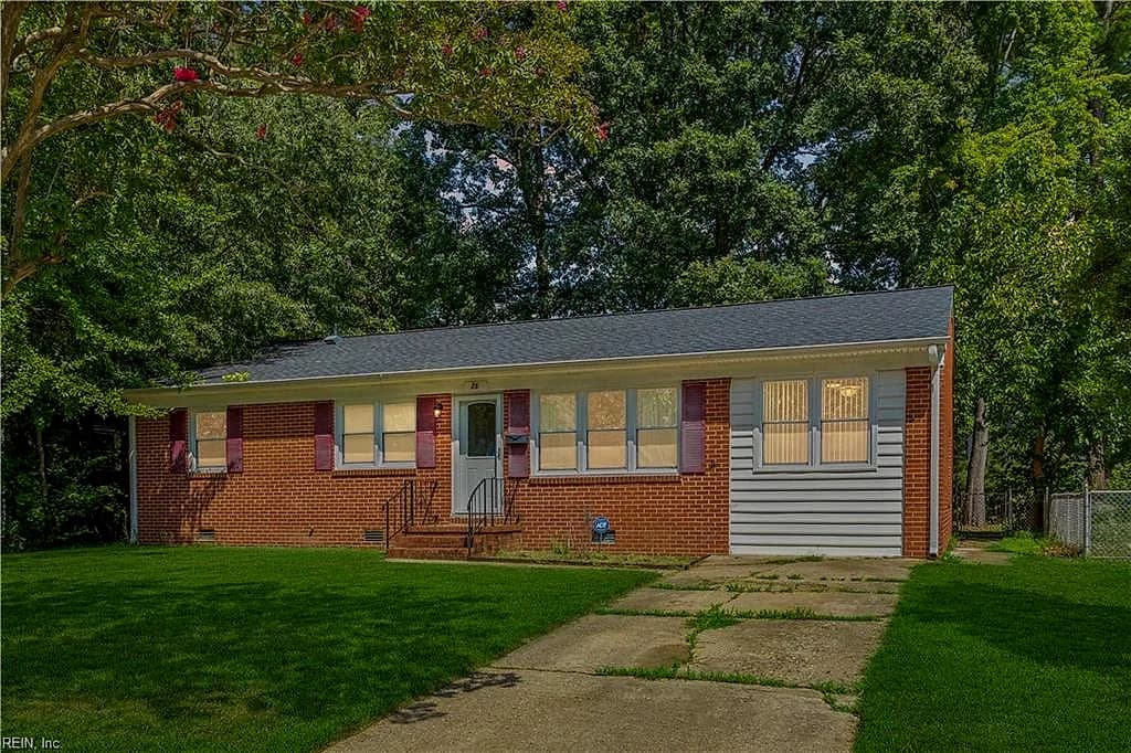 28 Colony RD, NEWPORT NEWS VA 23602 - Photo 2