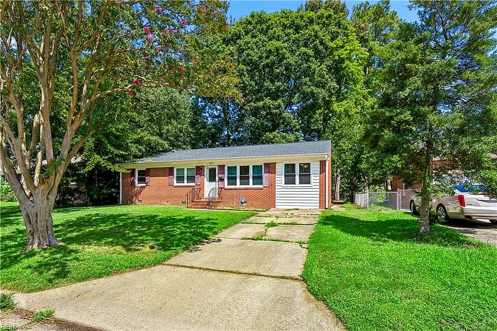 28 Colony RD, NEWPORT NEWS VA 23602 - Photo 4