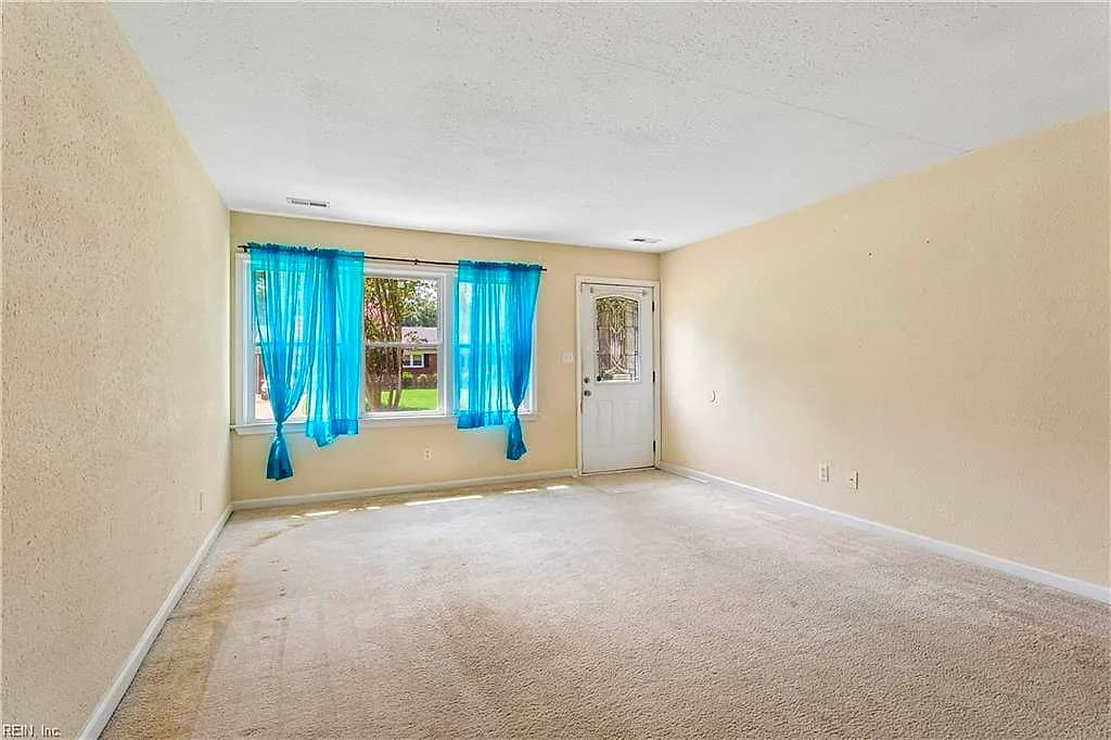 28 Colony RD, NEWPORT NEWS VA 23602 thumb 8
