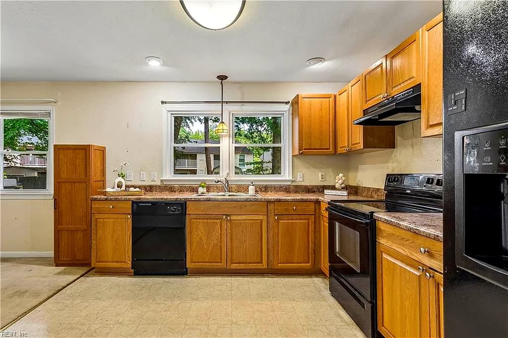 28 Colony RD, NEWPORT NEWS VA 23602 thumb 9