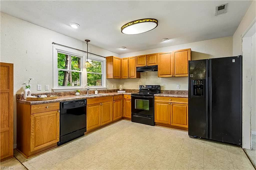 28 Colony RD, NEWPORT NEWS VA 23602 thumb 10
