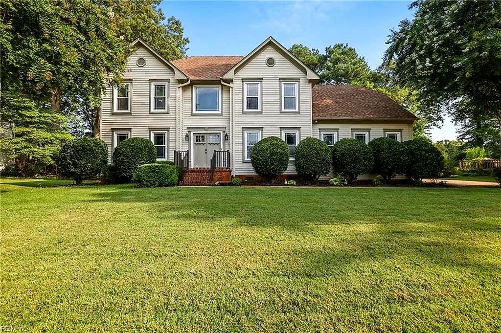 1004 FAIRWAY DR, CHESAPEAKE VA 23320 - Photo 2