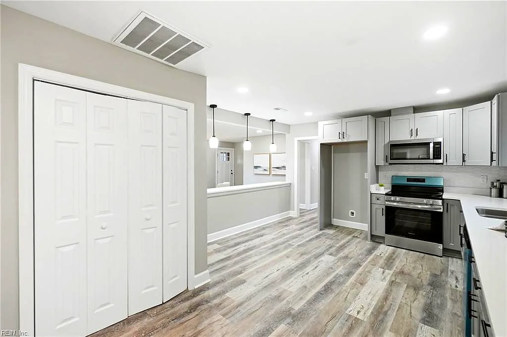 1423 Sweet Briar AVE, NORFOLK VA 23509 thumb 9