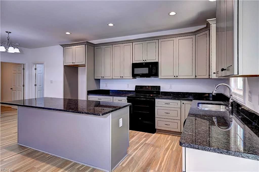 327 Pointers DR, WEST POINT VA 23181 thumb 11