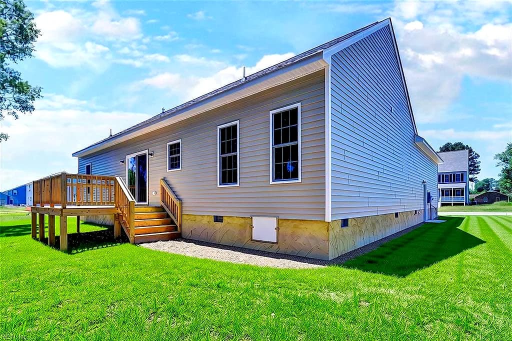 327 Pointers DR, WEST POINT VA 23181 - Photo 3