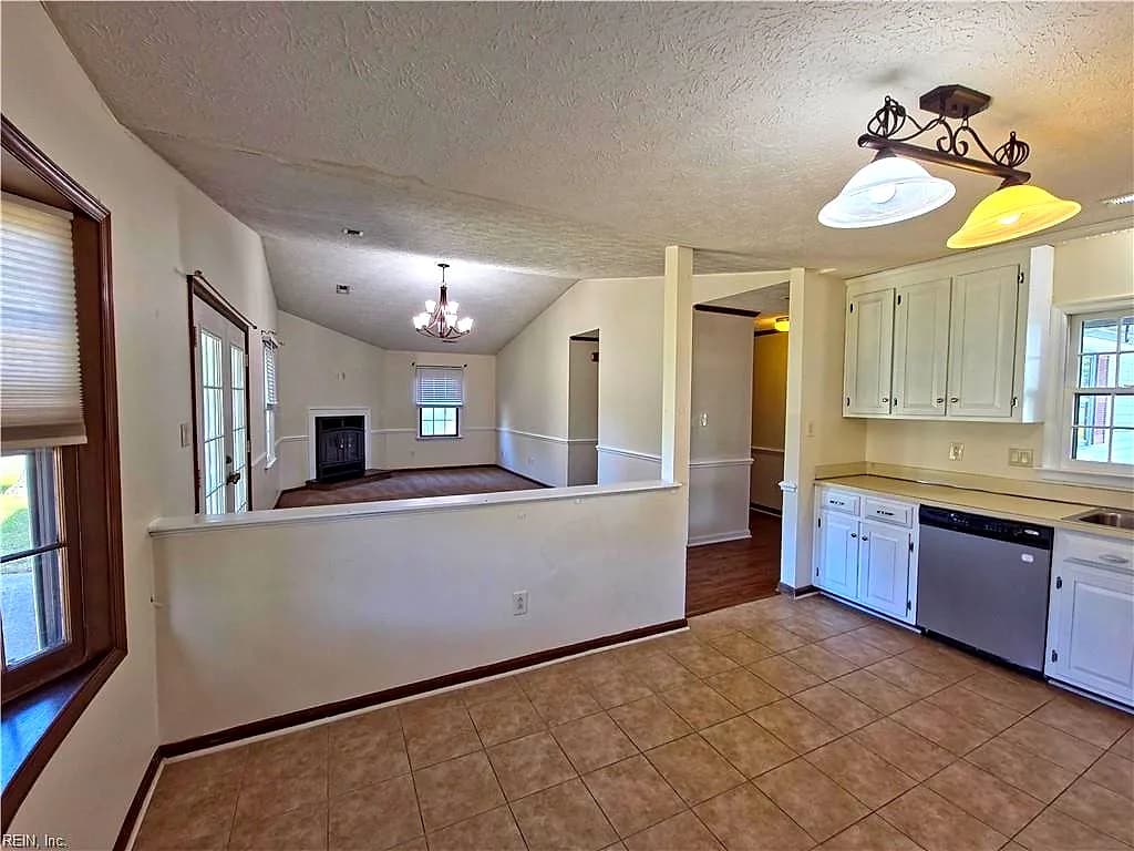 76 Sanlun Lakes DR, HAMPTON VA 23666 thumb 12