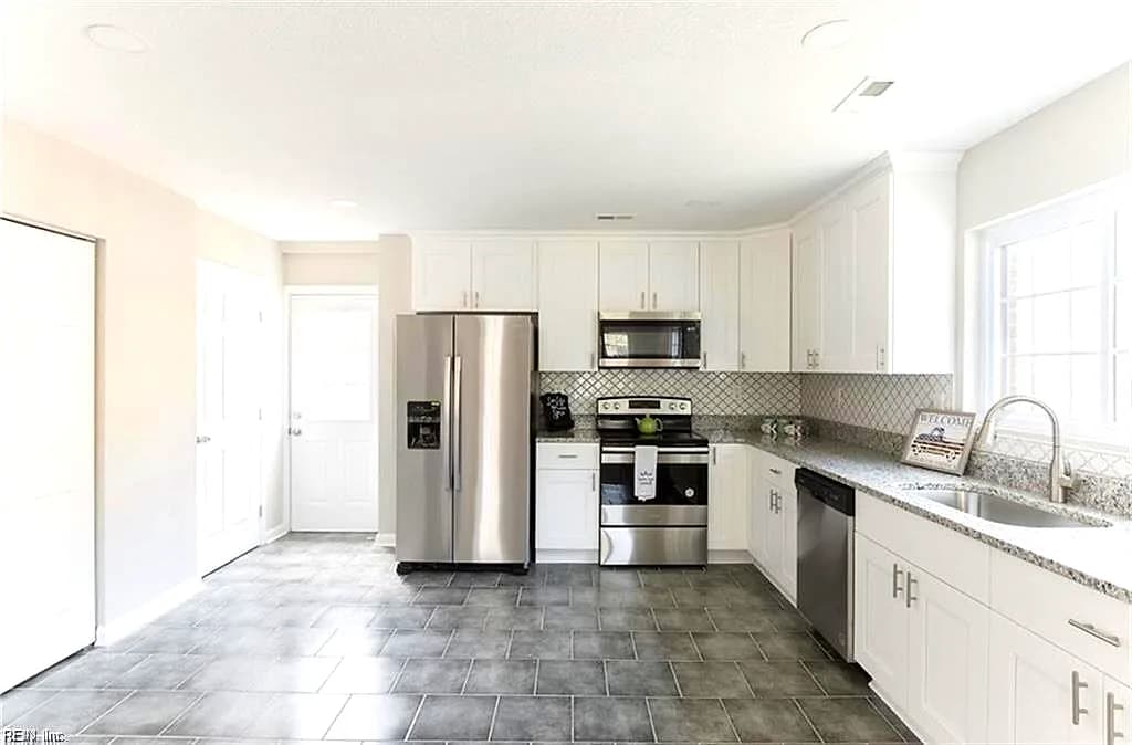 5425 Silbert RD, NORFOLK VA 23509 thumb 7