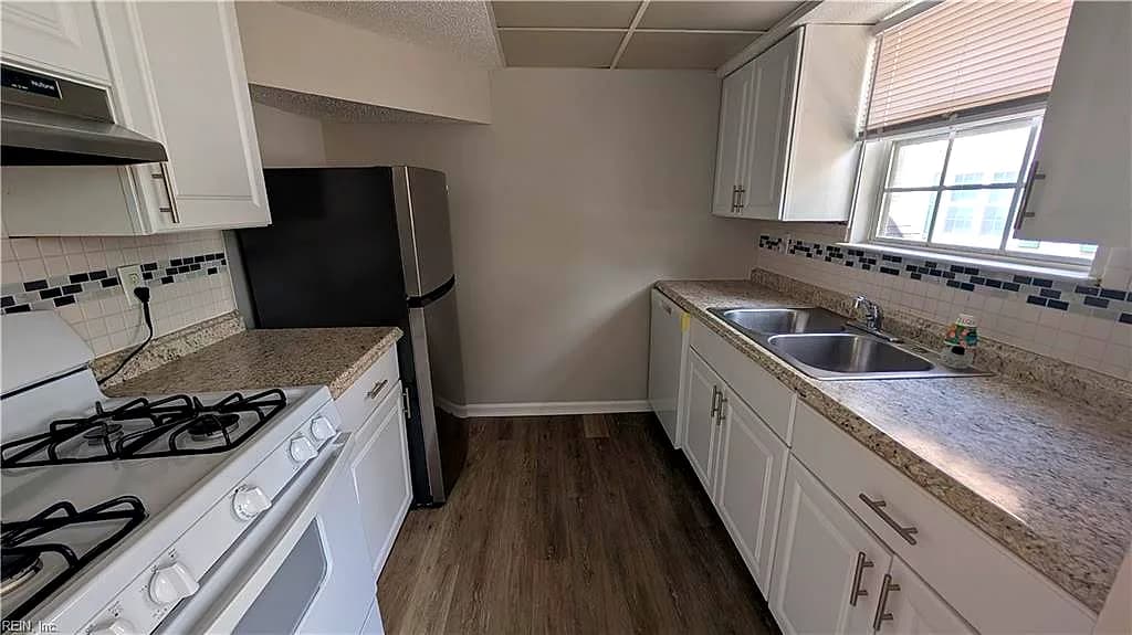 12912 Daybreak CIR, NEWPORT NEWS VA 23602 - Photo 5