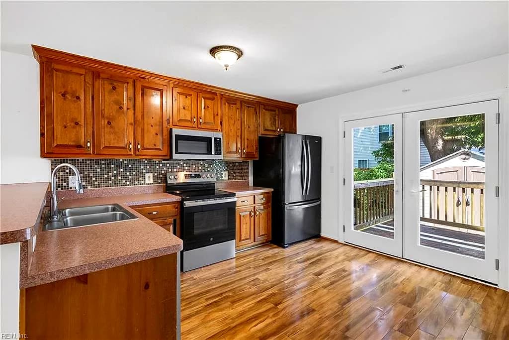 1940 Martin AVE, CHESAPEAKE VA 23324 thumb 8