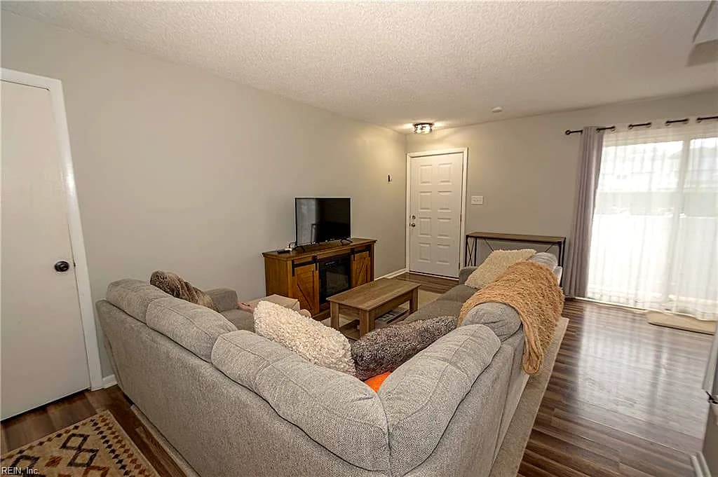 1220 Indian RD, VIRGINIA BEACH VA 23451 - Photo 5