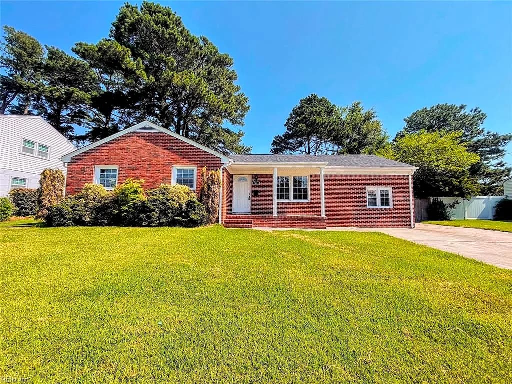 2444 Tullibee DR, NORFOLK VA 23518 - Main photo