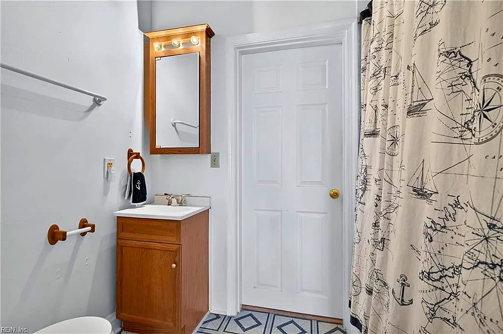 3608 Essex CIR, NORFOLK VA 23513 thumb 12
