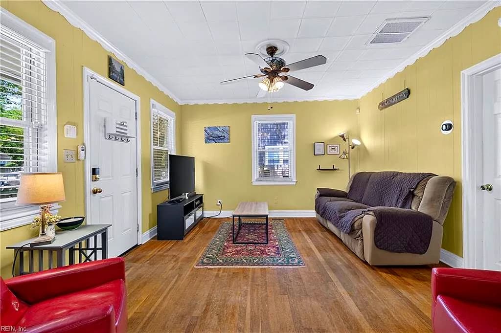 3608 Essex CIR, NORFOLK VA 23513 - Photo 4