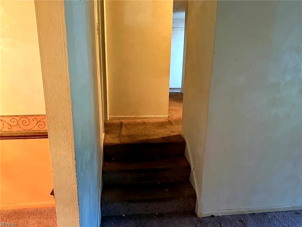 230 Longmeadow DR, NEWPORT NEWS VA 23601 - Photo 4