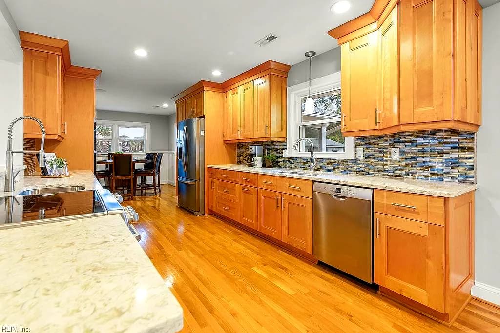 206 Raymond DR, SEAFORD VA 23696 thumb 9