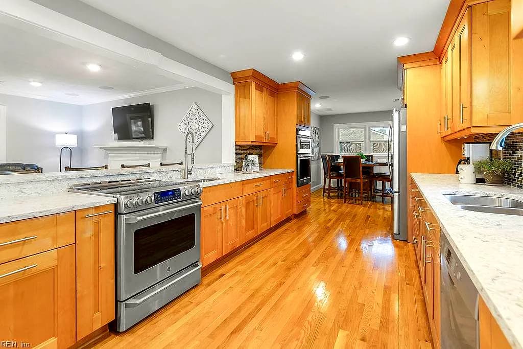 206 Raymond DR, SEAFORD VA 23696 thumb 10