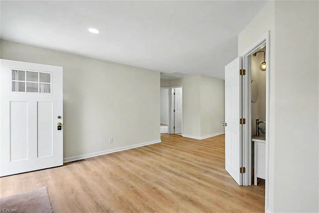 2112 E Pembroke AVE, HAMPTON VA 23664 thumb 8