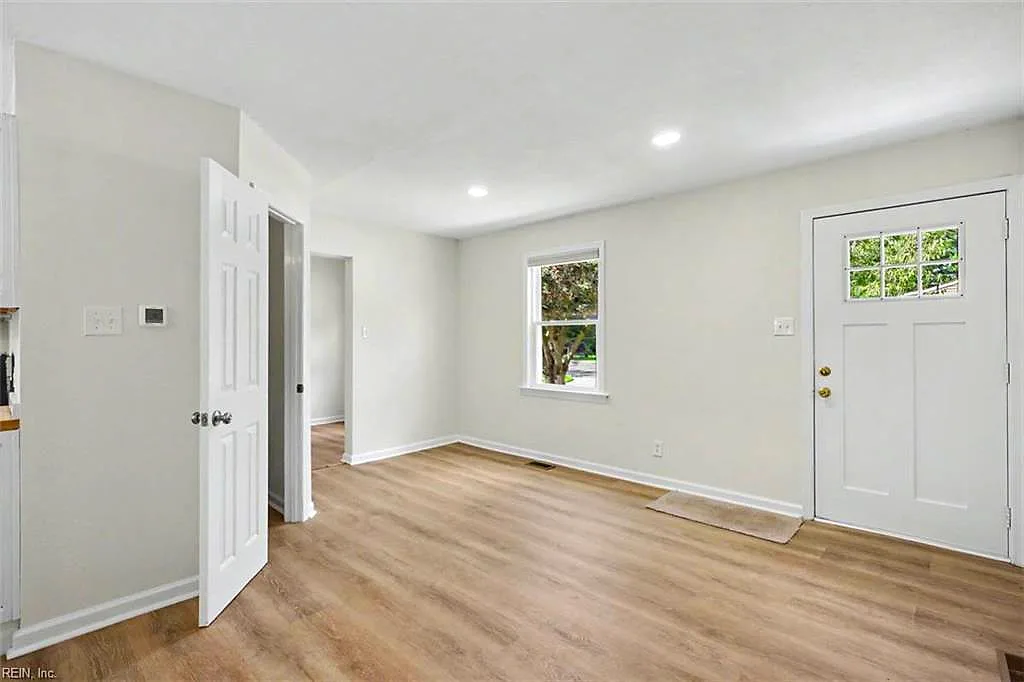 2112 E Pembroke AVE, HAMPTON VA 23664 thumb 9