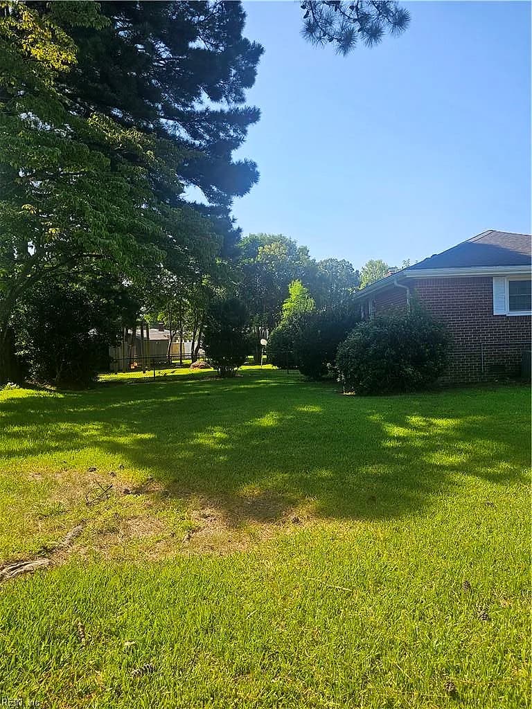 7022 Gardner DR, NORFOLK VA 23518 - Photo 5