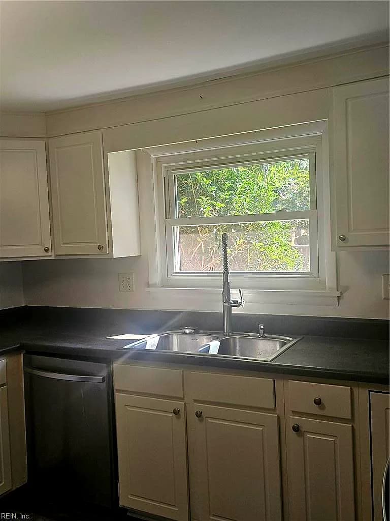 7022 Gardner DR, NORFOLK VA 23518 thumb 7