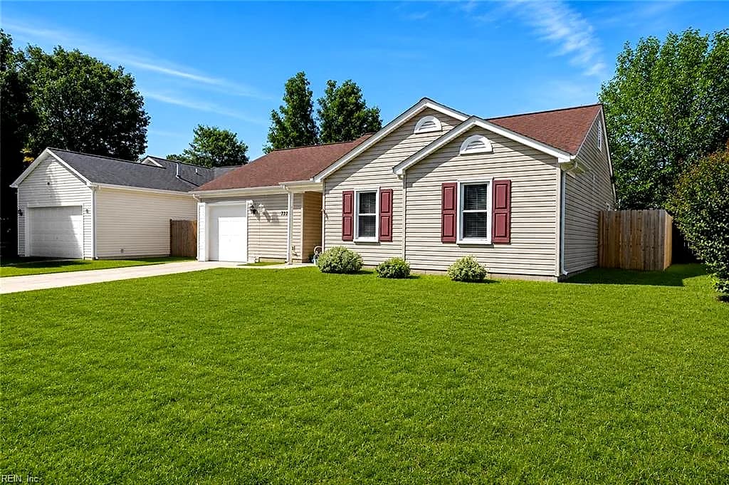 727 Michelle Drive DR, NEWPORT NEWS VA 23601 - Main photo