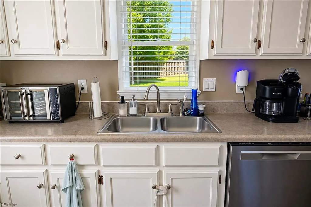 727 Michelle Drive DR, NEWPORT NEWS VA 23601 - Photo 5