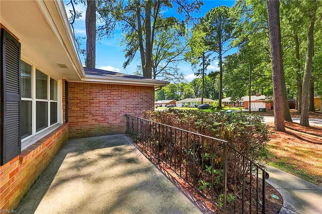 1041 Dulcie AVE, VIRGINIA BEACH VA 23455 - Photo 5