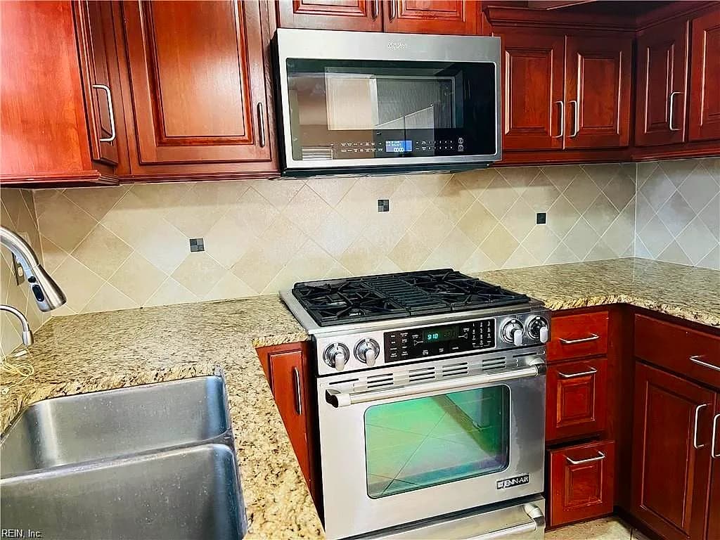 12904 Daybreak CIR, NEWPORT NEWS VA 23602 thumb 7