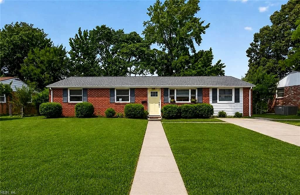 1919 Seward DR, HAMPTON VA 23663 - Photo 3
