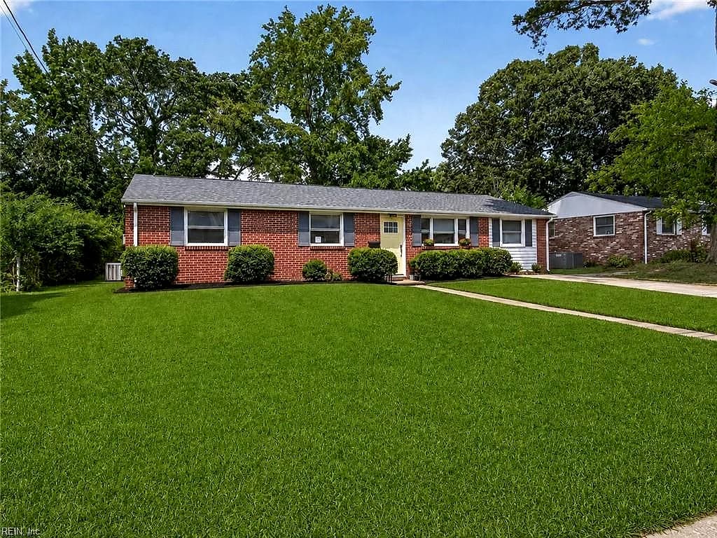 1919 Seward DR, HAMPTON VA 23663 - Photo 4
