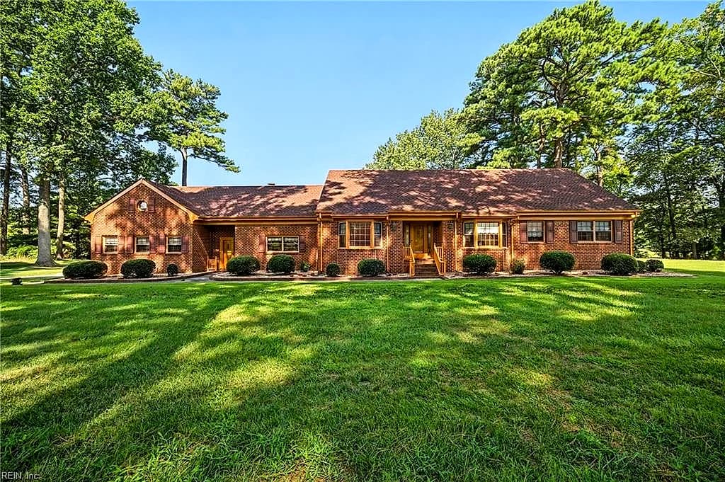 5853 Bernhowe Manor LN, SUFFOLK VA 23435 - Main photo