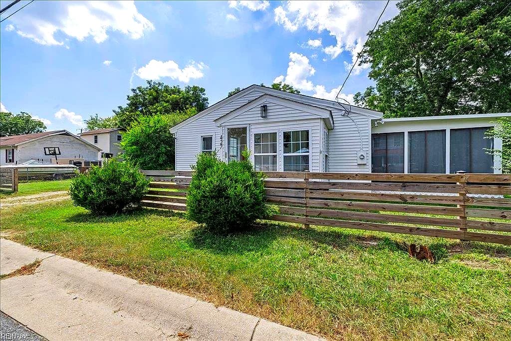427 Linden AVE, SUFFOLK VA 23434 - Photo 3