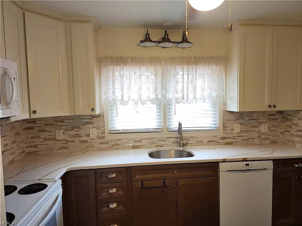 809 Burton ST, HAMPTON VA 23666 thumb 7