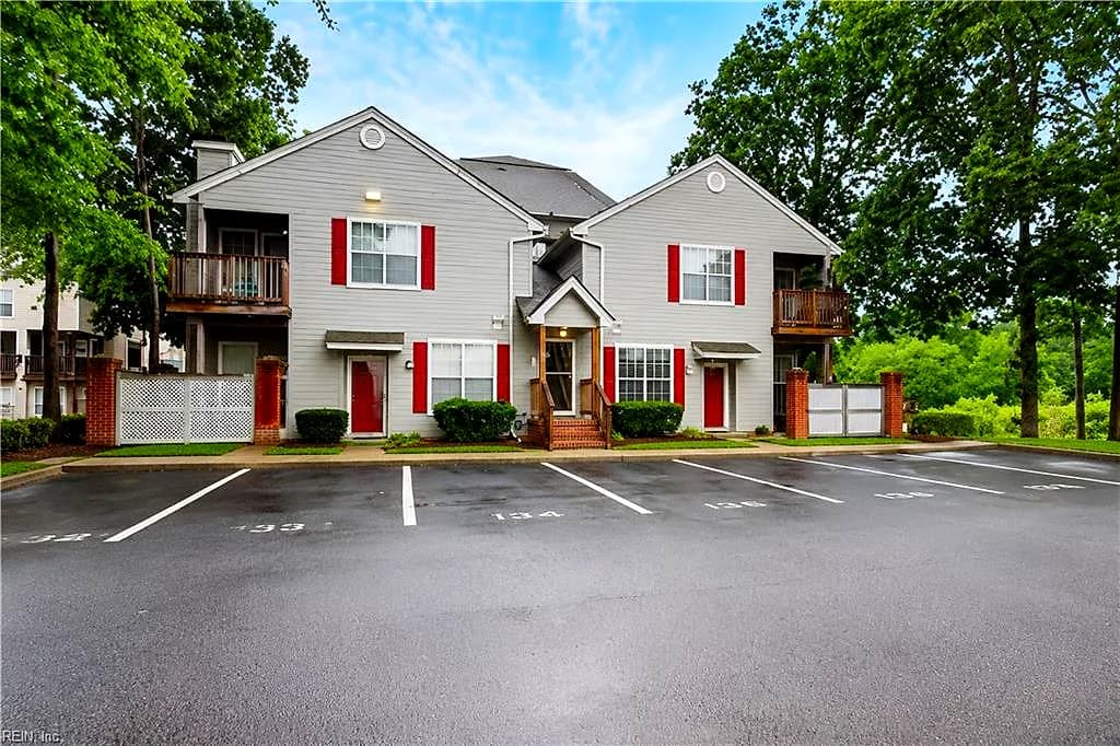 802 Horizon LN, NEWPORT NEWS VA 23602 - Main photo