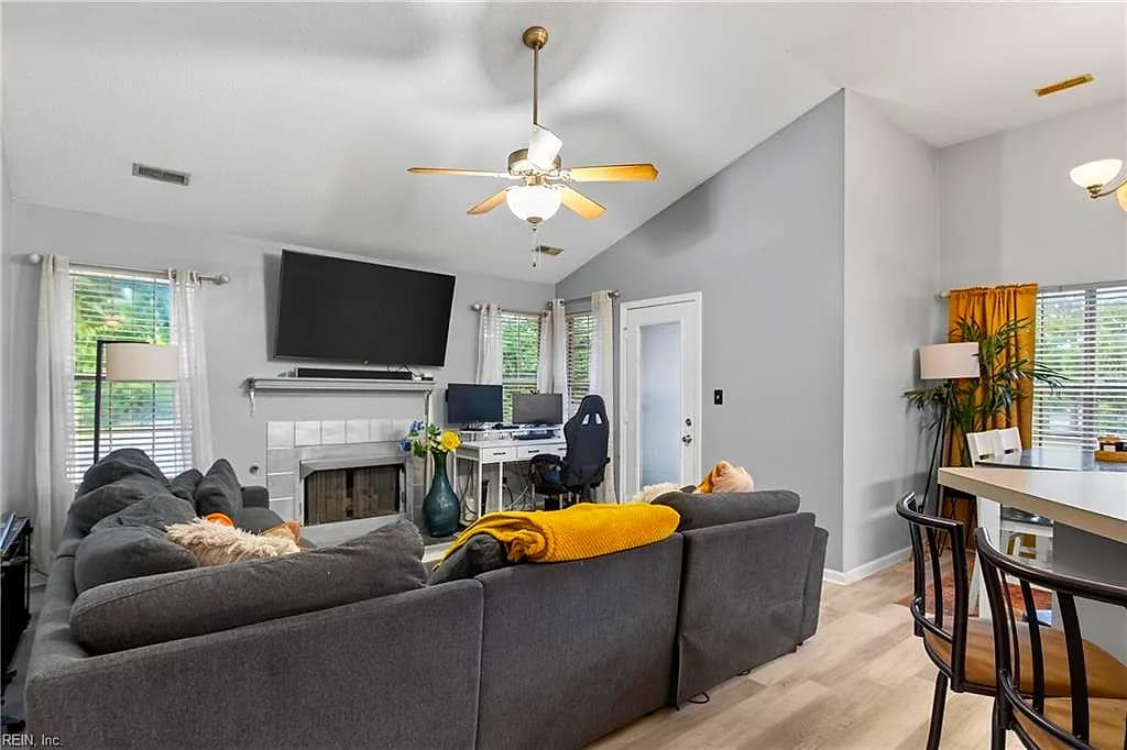 802 Horizon LN, NEWPORT NEWS VA 23602 - Photo 3