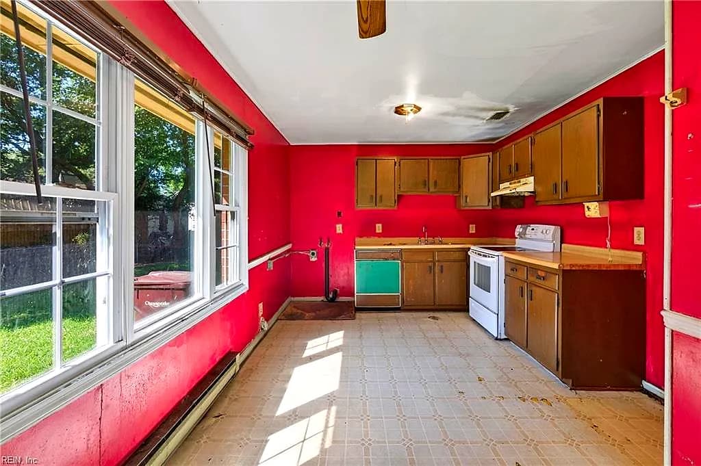 901 Page CT, CHESAPEAKE VA 23323 thumb 8