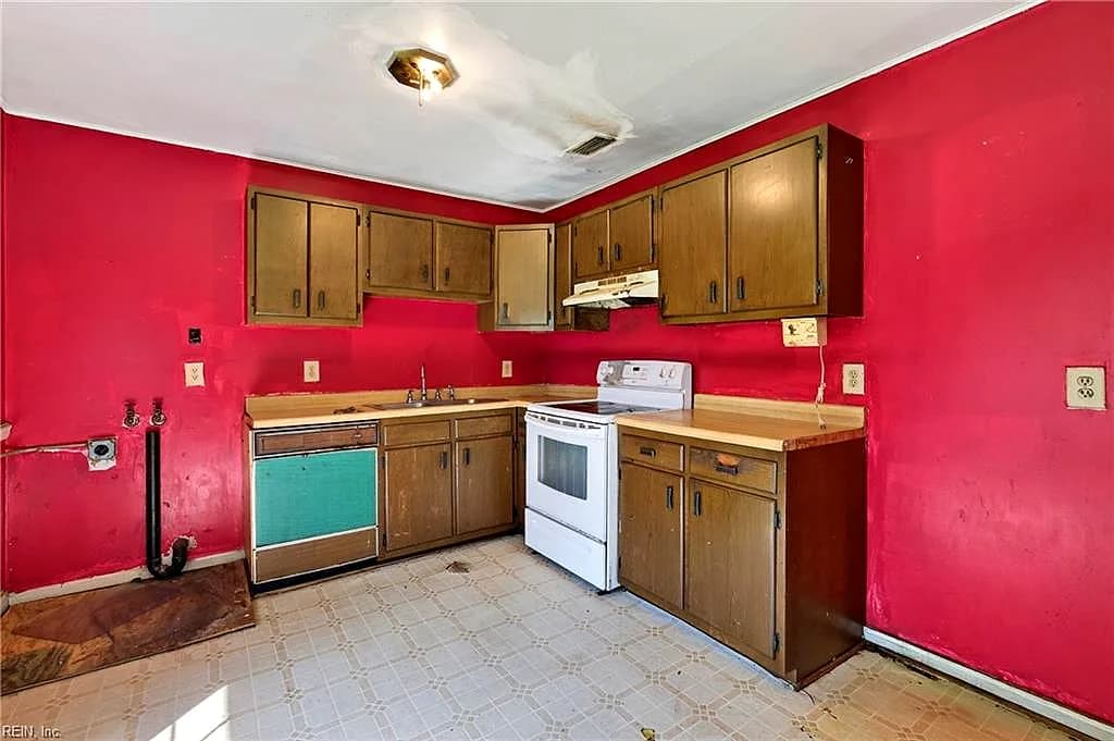 901 Page CT, CHESAPEAKE VA 23323 thumb 9