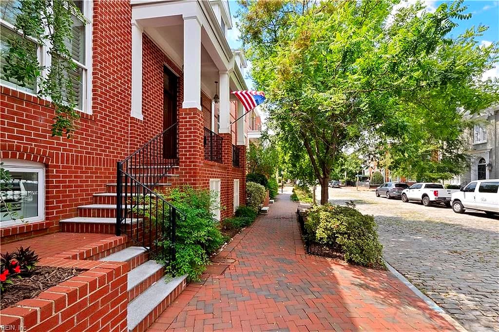 255 W Freemason ST, NORFOLK VA 23510 - Photo 2