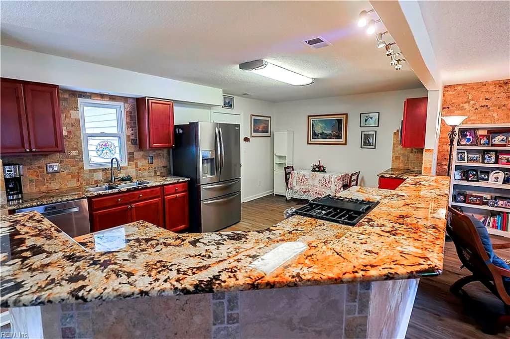 320 Esplanade PL, CHESAPEAKE VA 23320 thumb 8