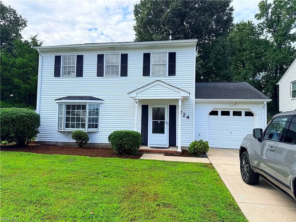 724 Pilot House DR, NEWPORT NEWS VA 23606 - Main photo