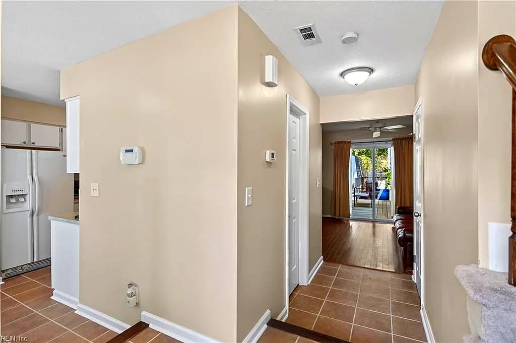 1920 Devonwood CMN, CHESAPEAKE VA 23320 - Photo 5
