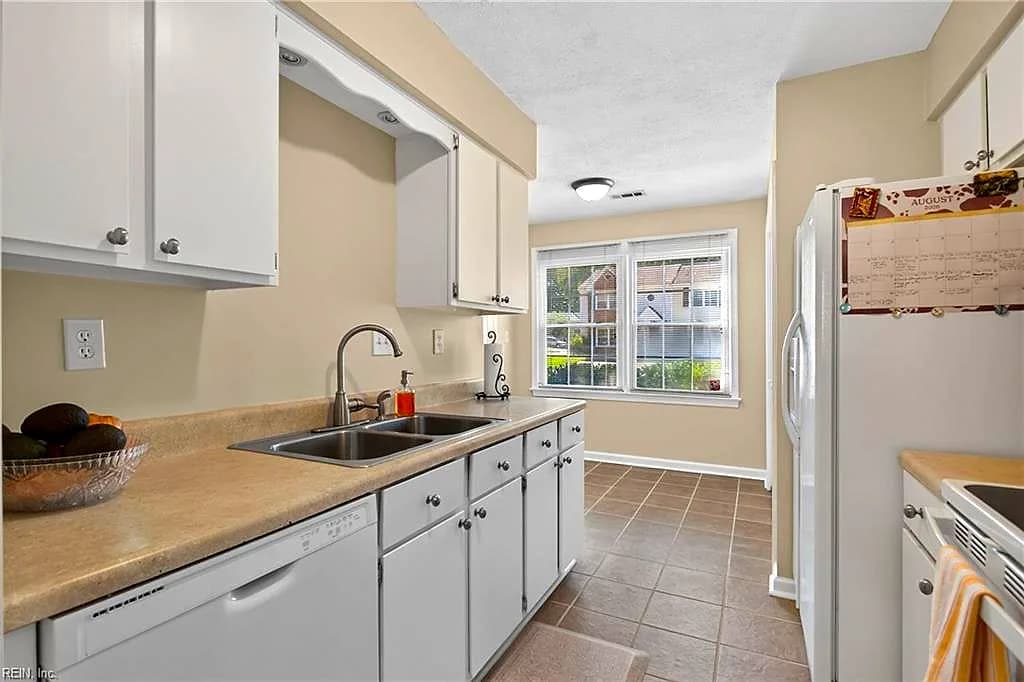 1920 Devonwood CMN, CHESAPEAKE VA 23320 thumb 10