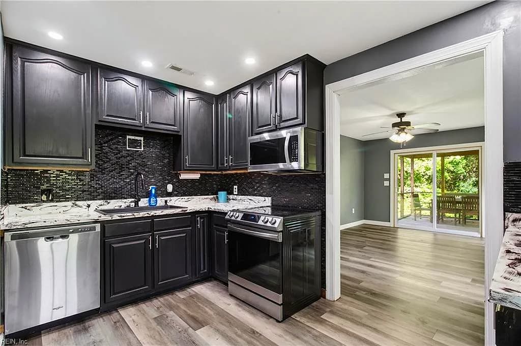 4745 Court Dr DR, GLOUCESTER VA 23061 thumb 9