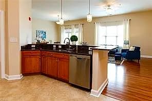 670 Town Center DR #405, NEWPORT NEWS VA 23606 - Photo 4