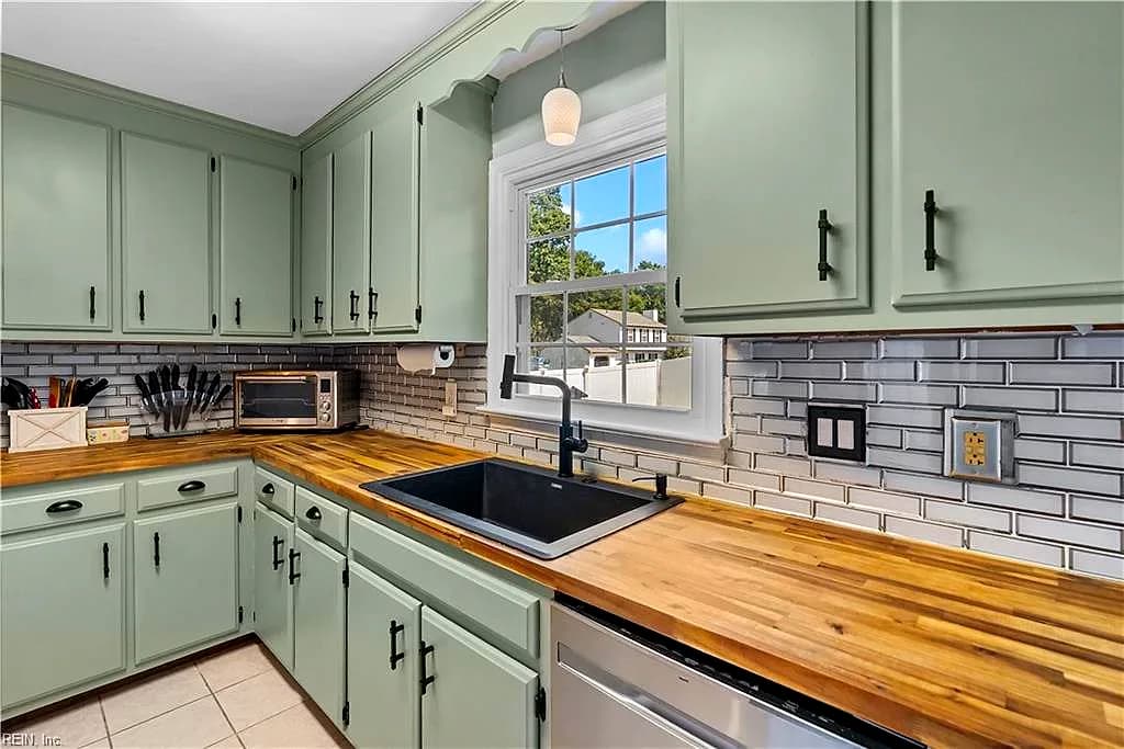 978 Bent Branch LN, NEWPORT NEWS VA 23608 thumb 9