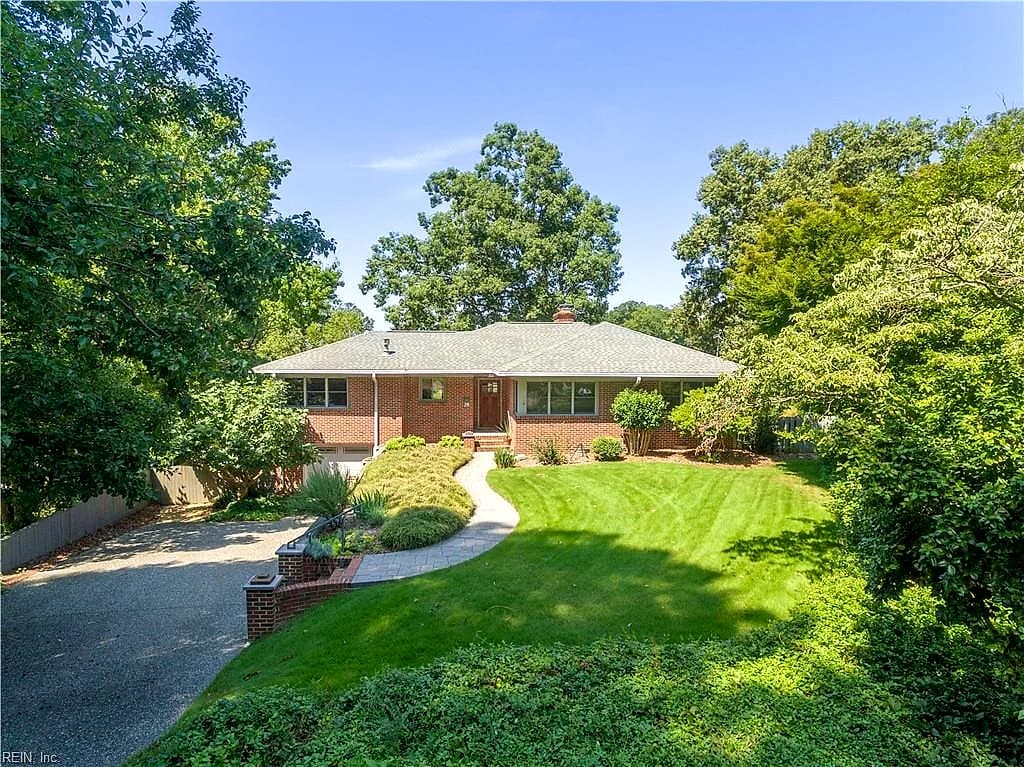 28 Laurel Wood RD, NEWPORT NEWS VA 23602 - Photo 2