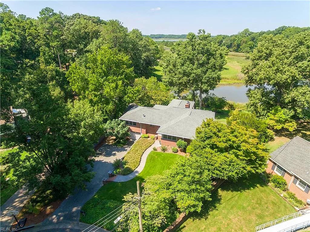 28 Laurel Wood RD, NEWPORT NEWS VA 23602 - Photo 3