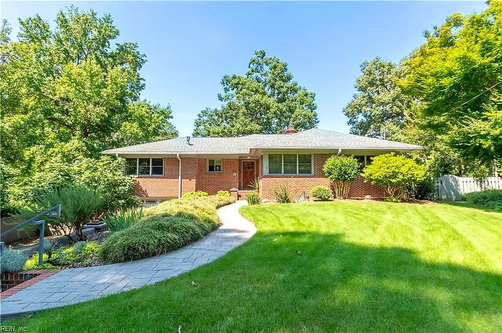 28 Laurel Wood RD, NEWPORT NEWS VA 23602 - Photo 5