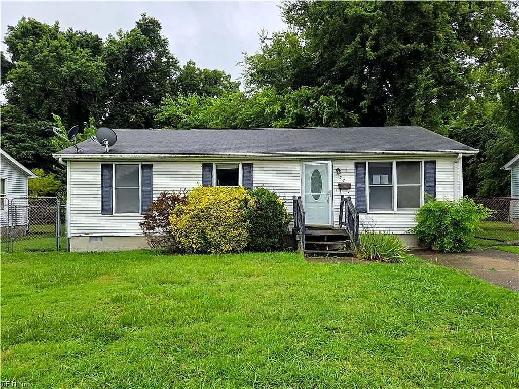 77 Fulton ST, HAMPTON VA 23663 - Photo 2