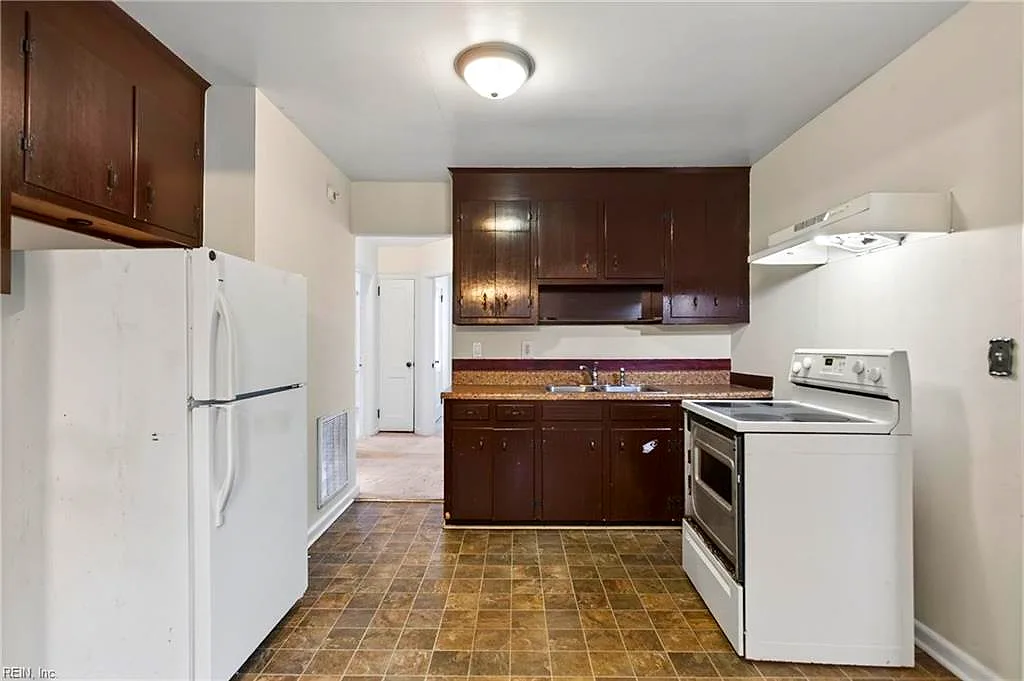 9261 Hickory ST, NORFOLK VA 23503 thumb 12